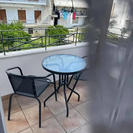 Ξενοδοχείο με διαμερίσματα Lab_rinos House *